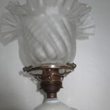 Ancienne applique droite en porcelaine et tulipe en verre