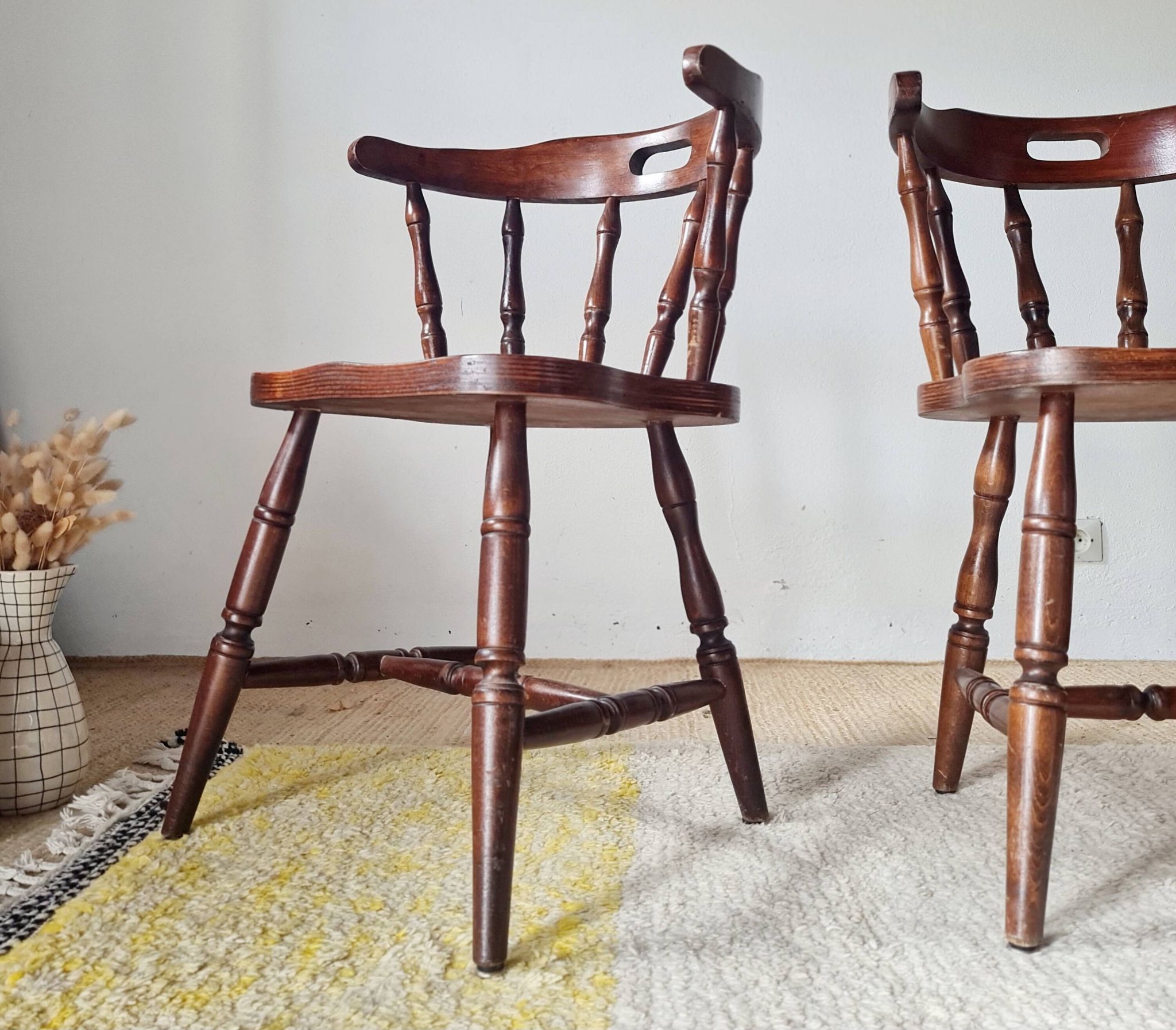 Set of 4 Western Bistro Chairs in Solid Wood – Vintage Pub Style
