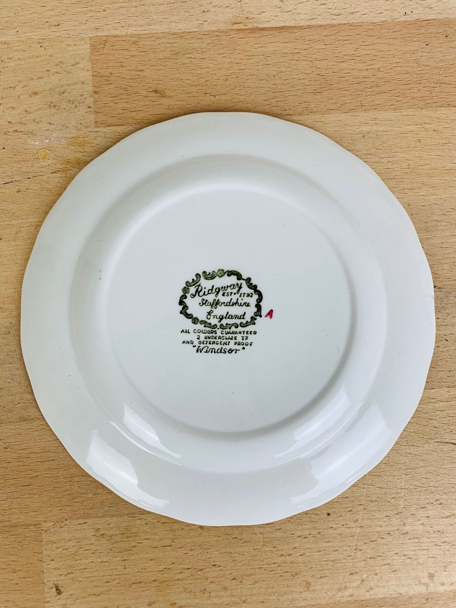 6 assiettes à dessert Windsor par Ridgway Staffordshire