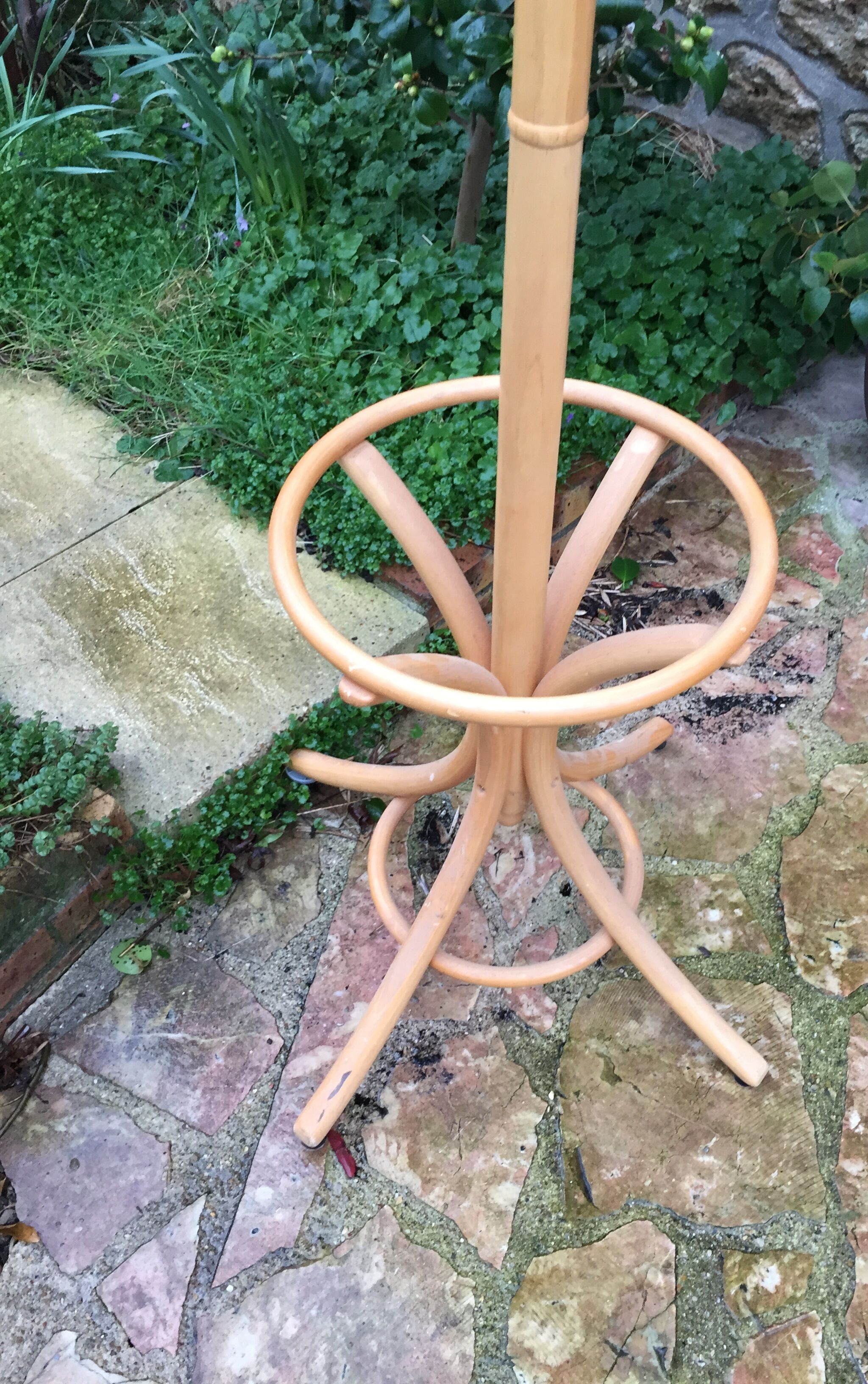 Portemateaux on vintage foot