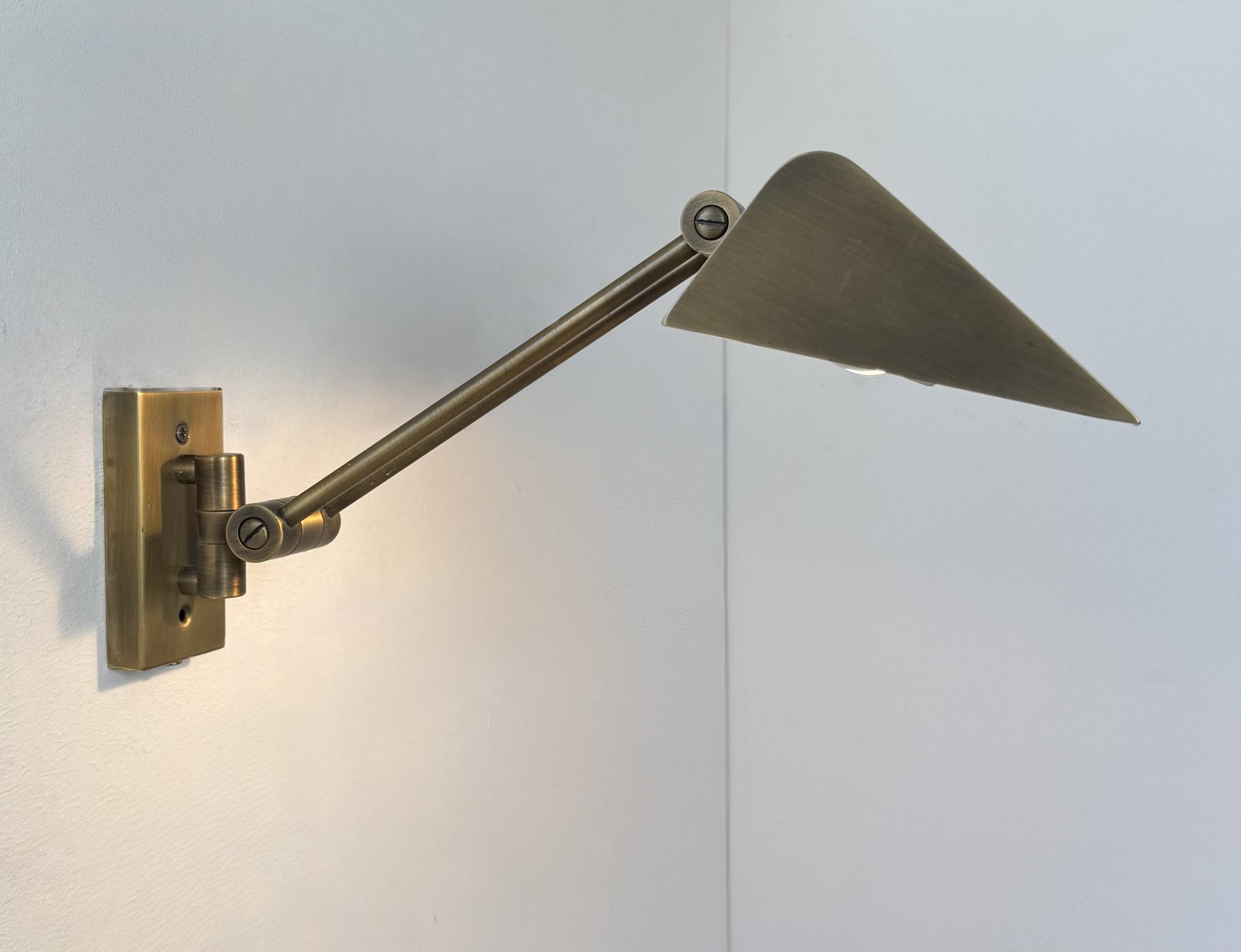 Applique vintage orientable, laiton brossé, France, 1970