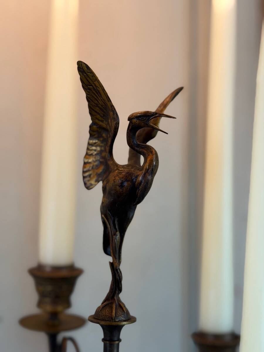 Paire de candélabres en bronze doré et patine médaille à six bras de lumière vers 1880
