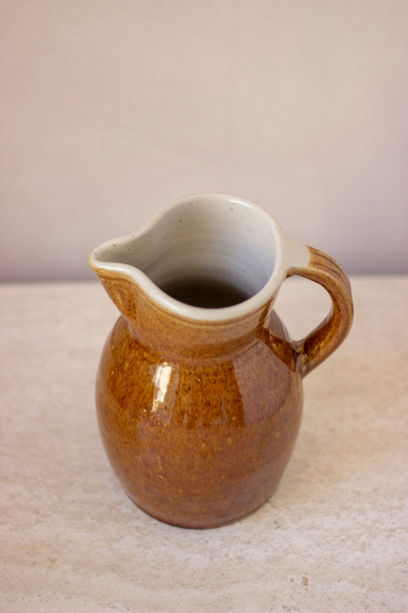 Pitcher in Berry sandstone