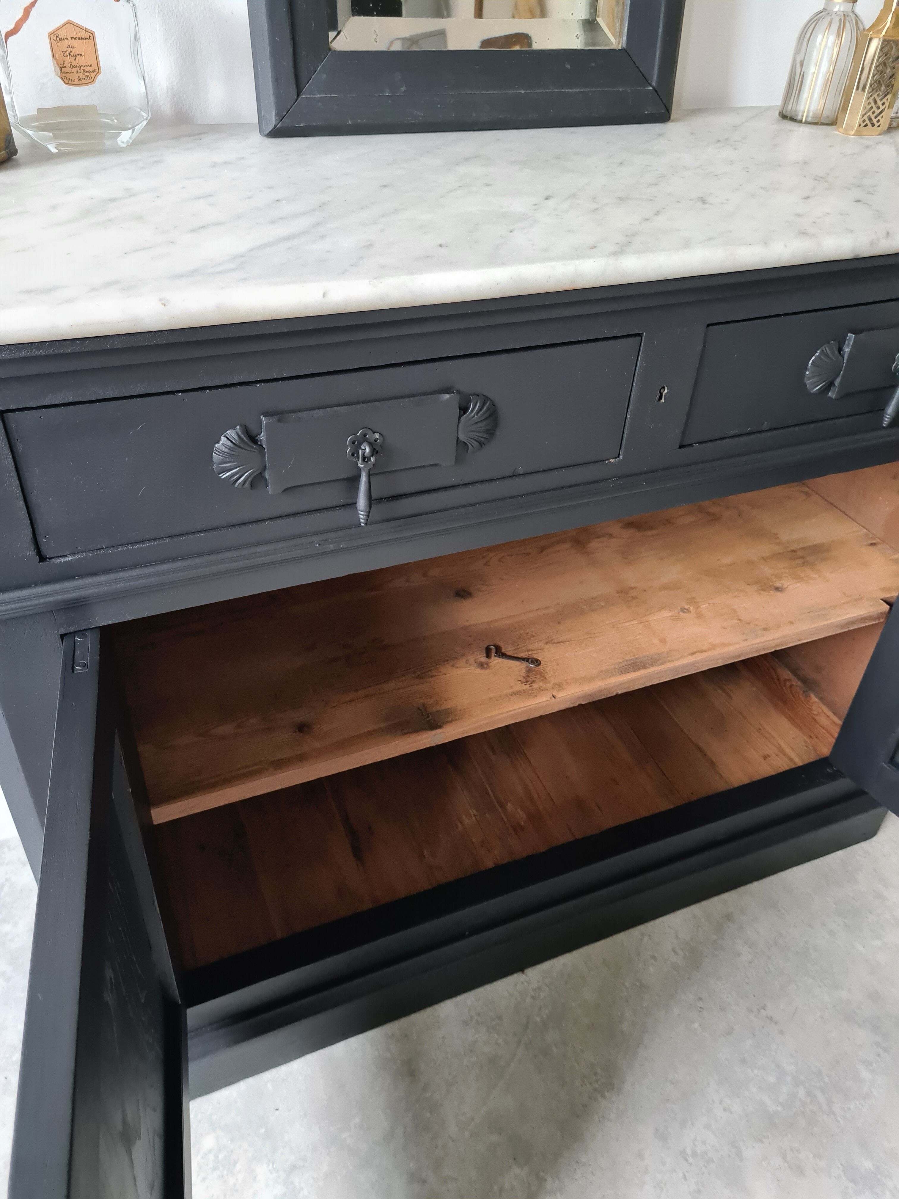 Old buffet