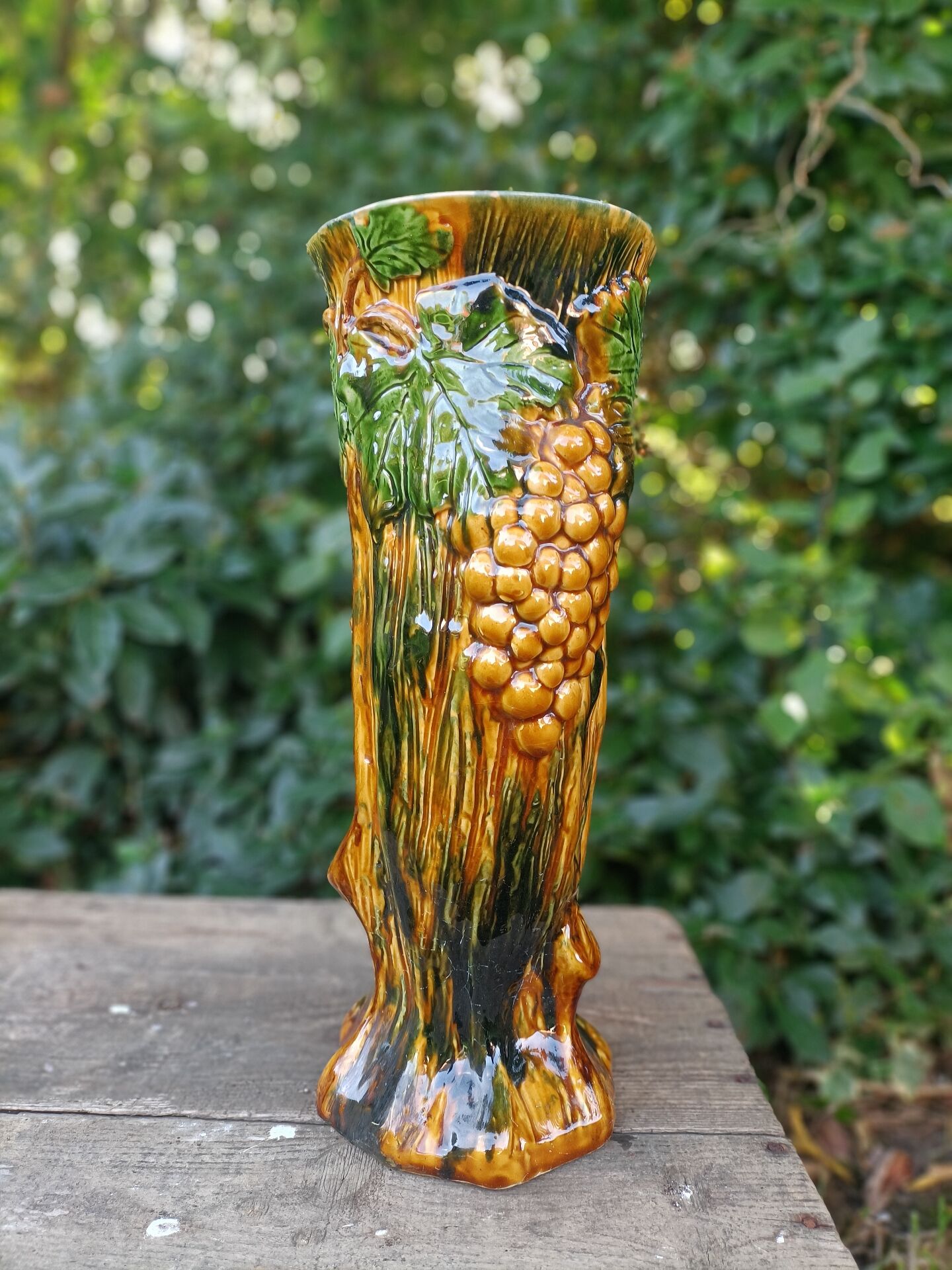 Retro Grapevine Barbotine Vase