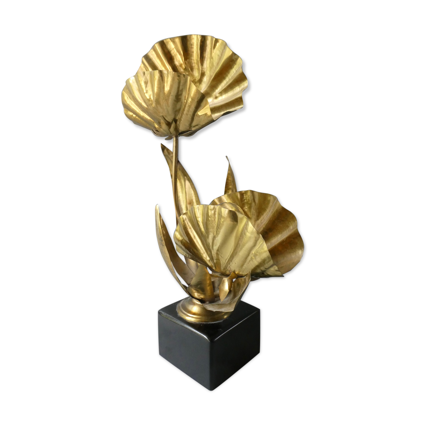 Golden metal flower lamp