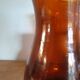 Pichet en verre ambré