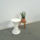 Tabouret en plastique blanc table à plantes vintage