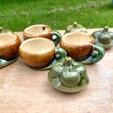 4 pots en barbotine figurant un poivron, début XXème