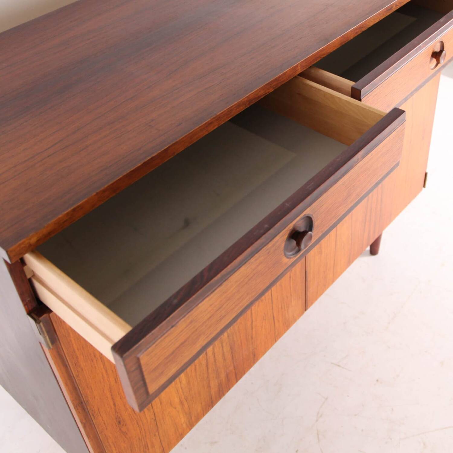Buffet scandinave en palissandre