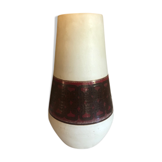 White and red ceramic vase