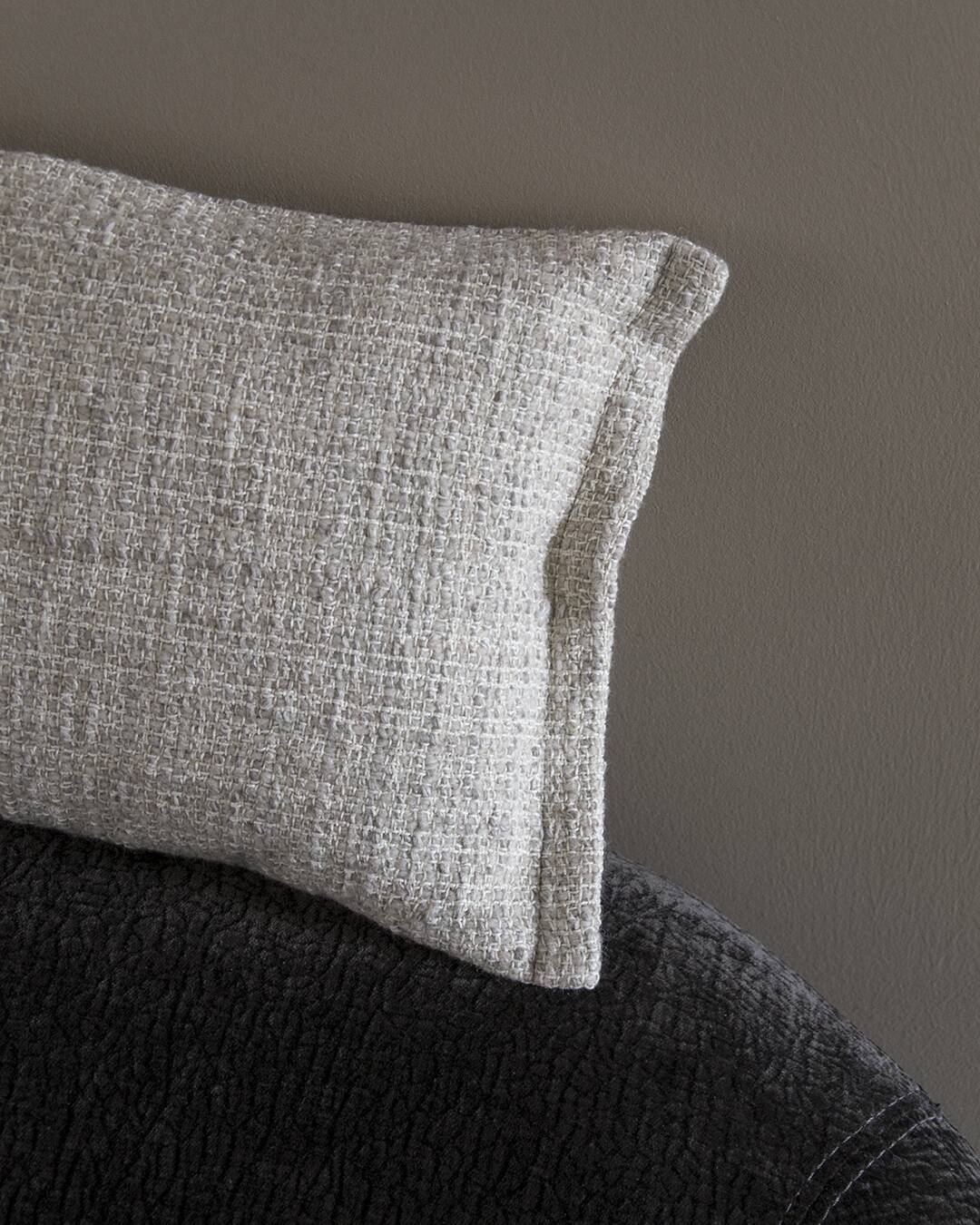 Paire de coussins tissés à la main
