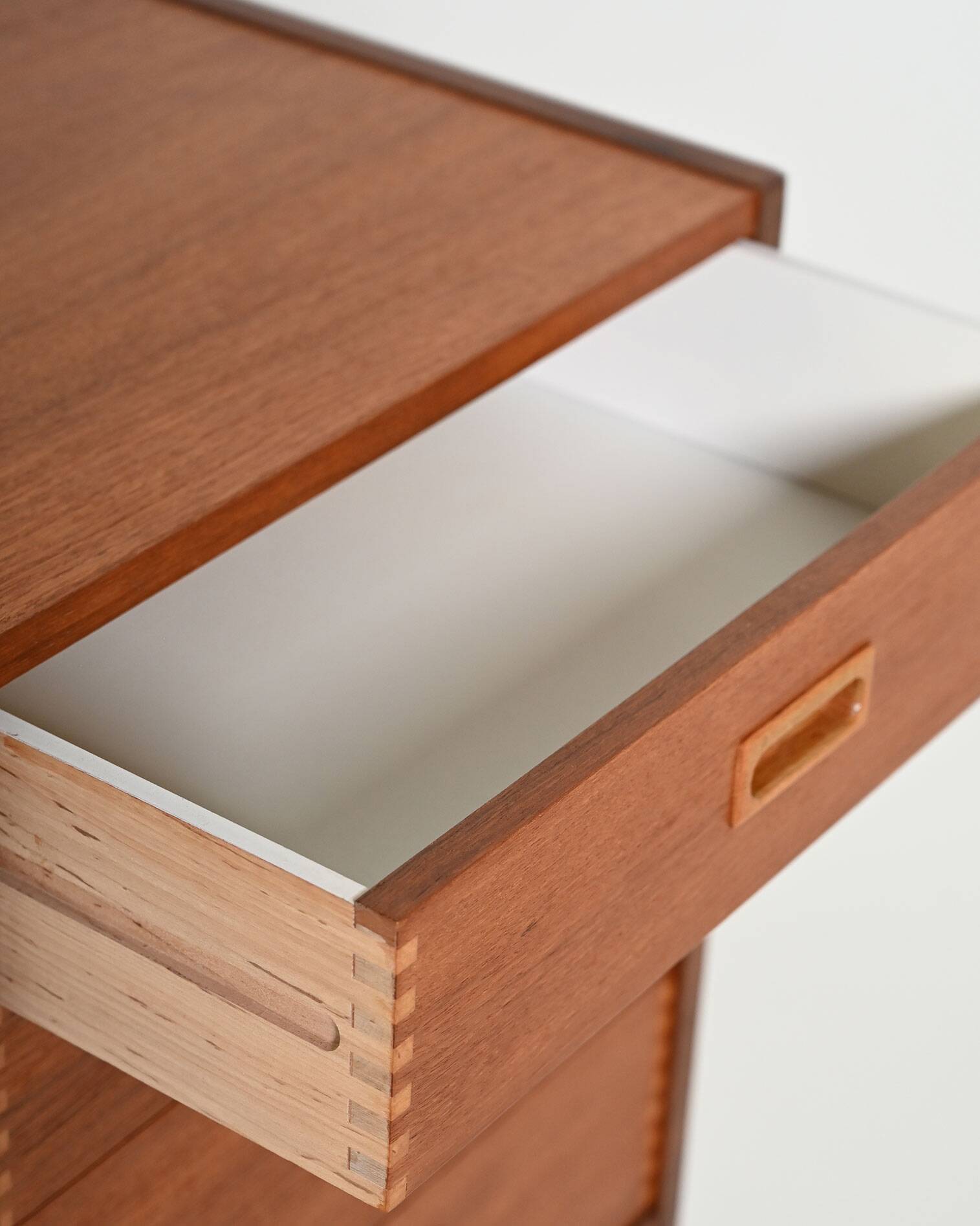 Commode en teck scandinave par Gillis Lundgren, années 1960.