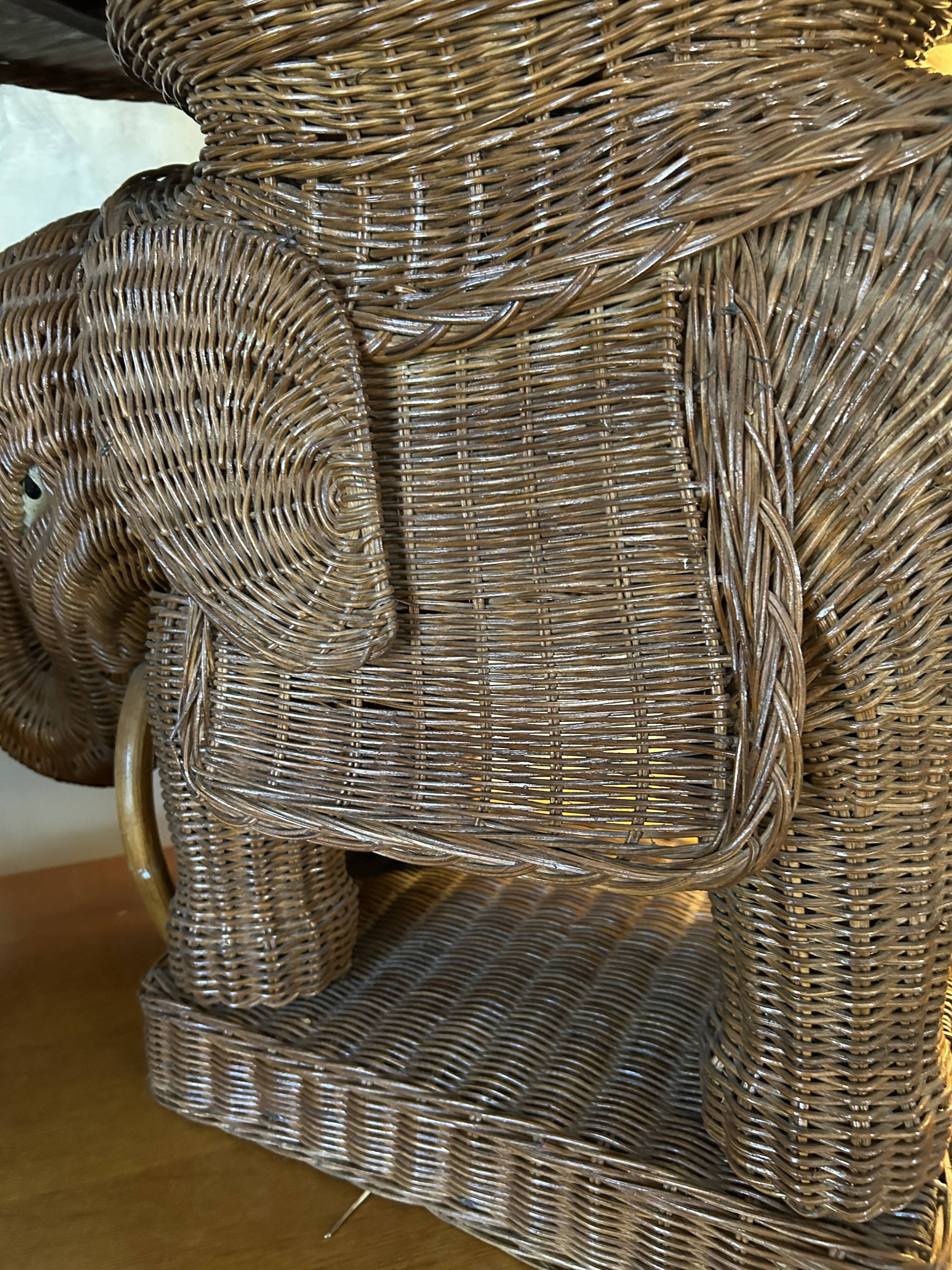 Rattan Elephant table in the style of Vivaï del Sud, Italy 1970
