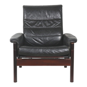 Black leather armchair with beautiful wooden frame made in the 60s (3 pieces in stock)