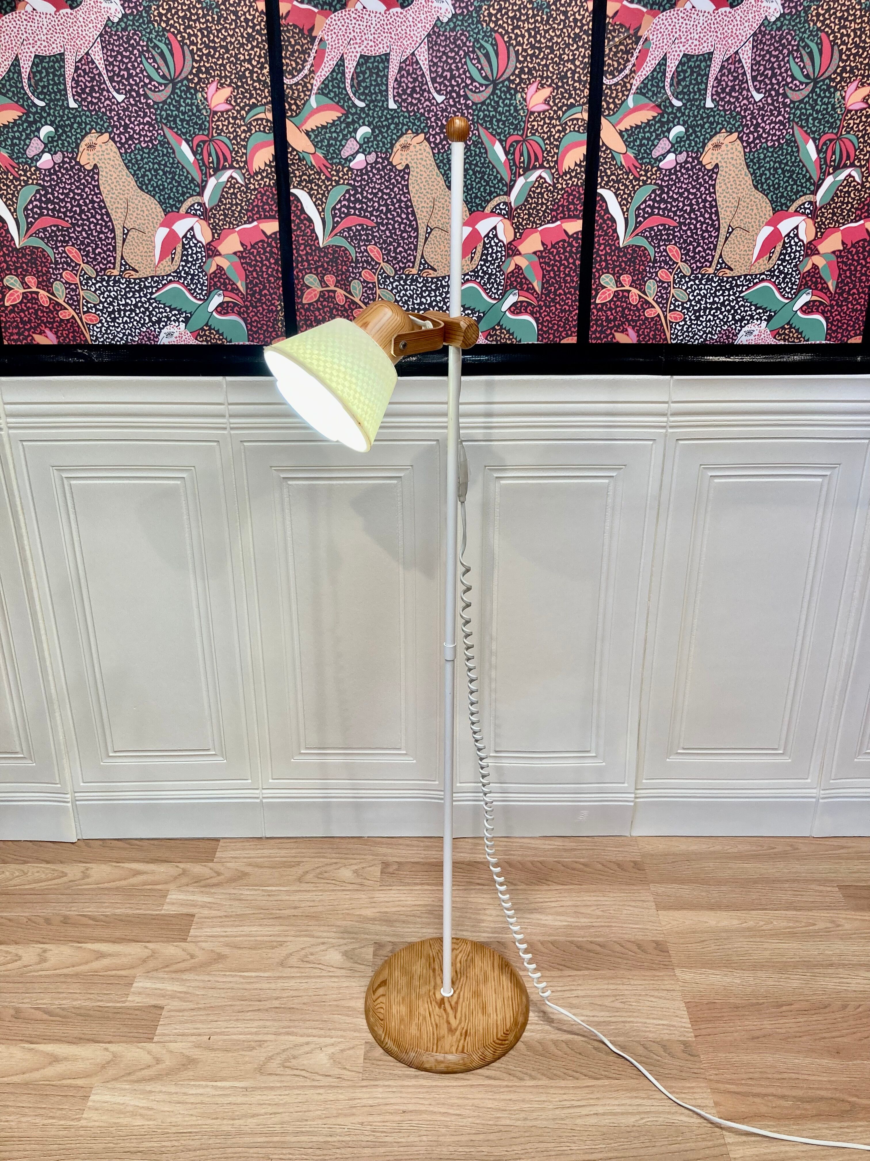Modular scandinavian design floor lamp.