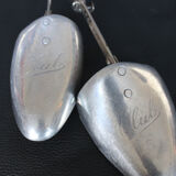 Pair of metal edause