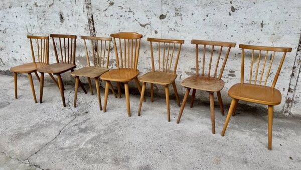 Série Lot de 7 anciennes chaises bistrot