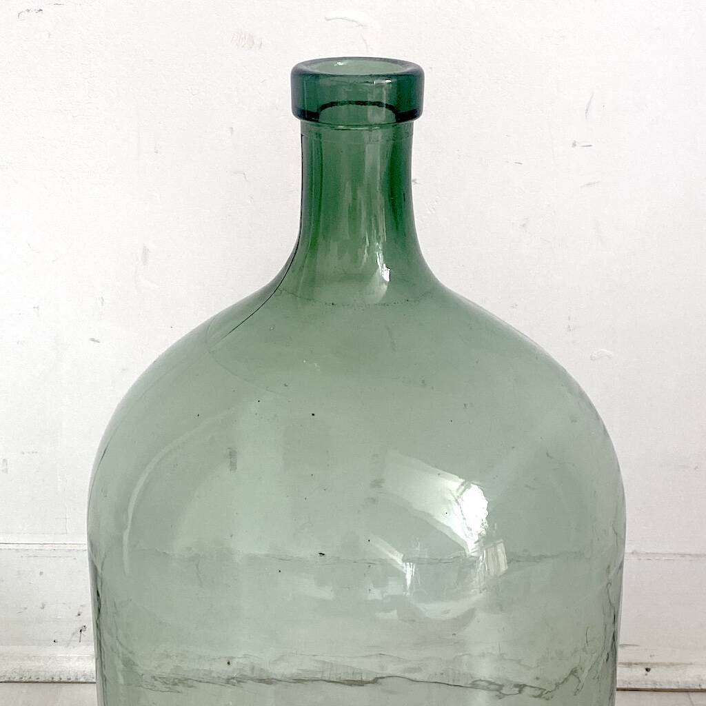 Give me a vintage green Jeanne 15 litres.