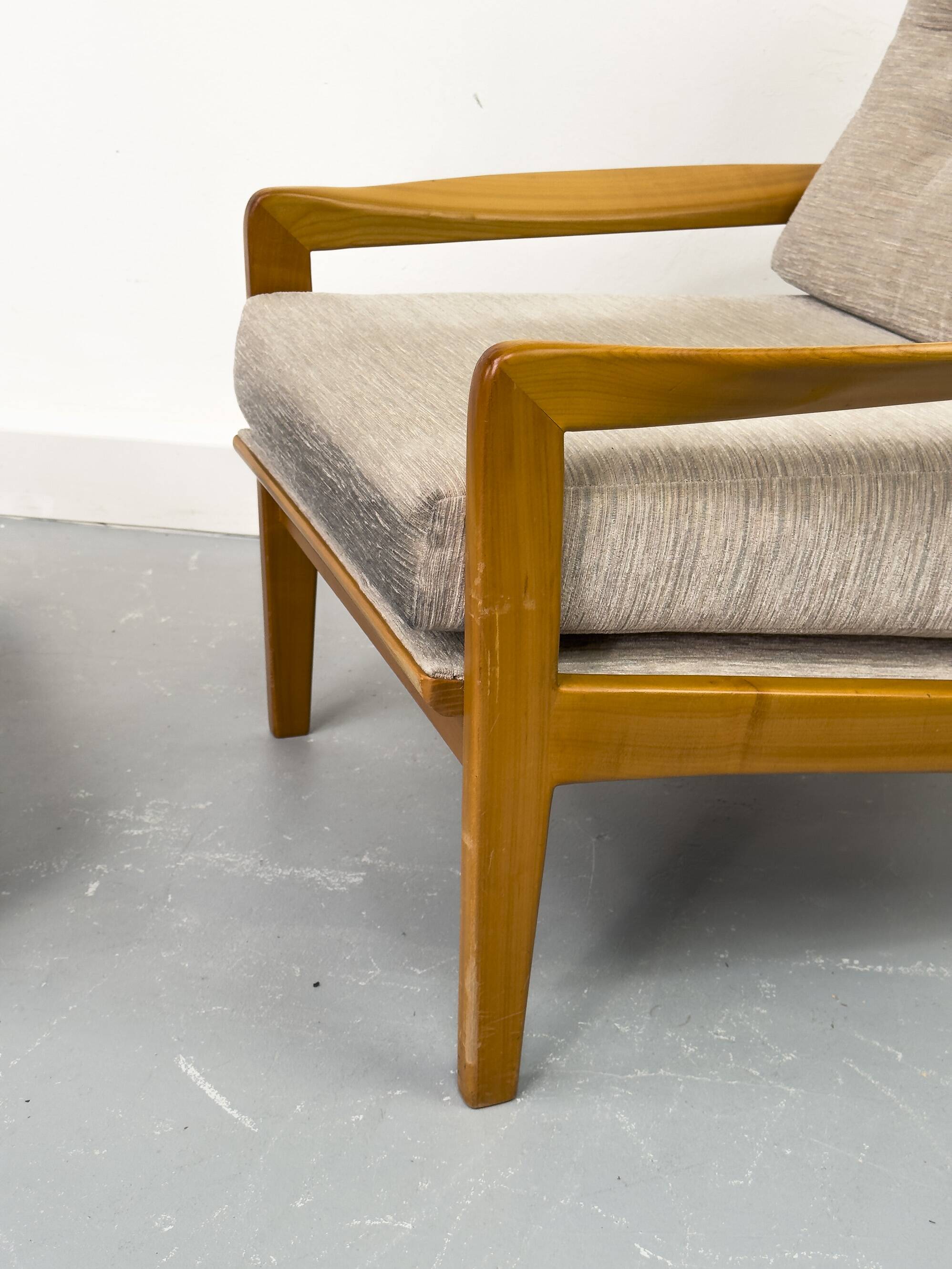 Paire de fauteuils, 1960s