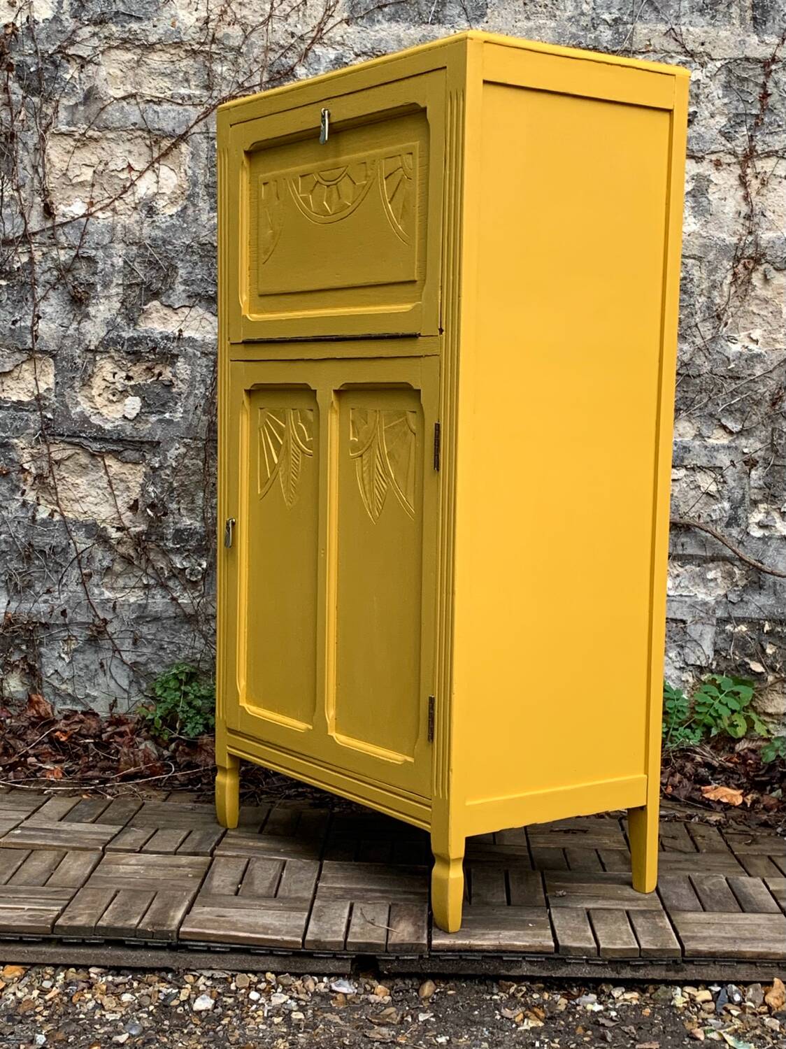 Parisian art deco buffet in yellow ochre