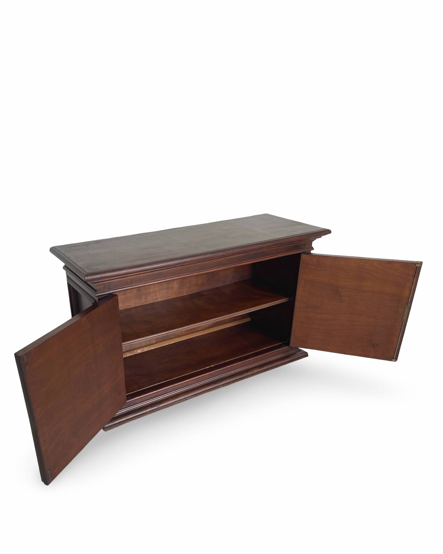 The high-quality Italian Renaissance Revival credenza, 1920s/1930s