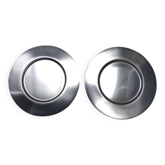 Duo of glossy pewter sub-plates (presentation plates)