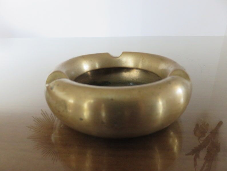 Round brass ashtray 60s 70s