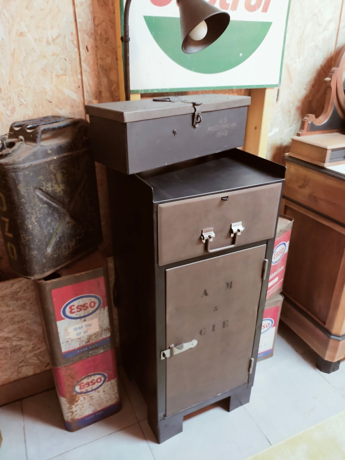 Trade furniture