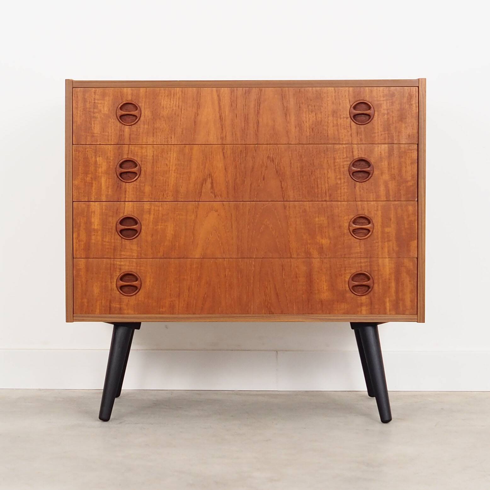 Commode en teck, design danois, années 1970, production : Danemark