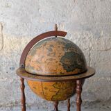 World map bar