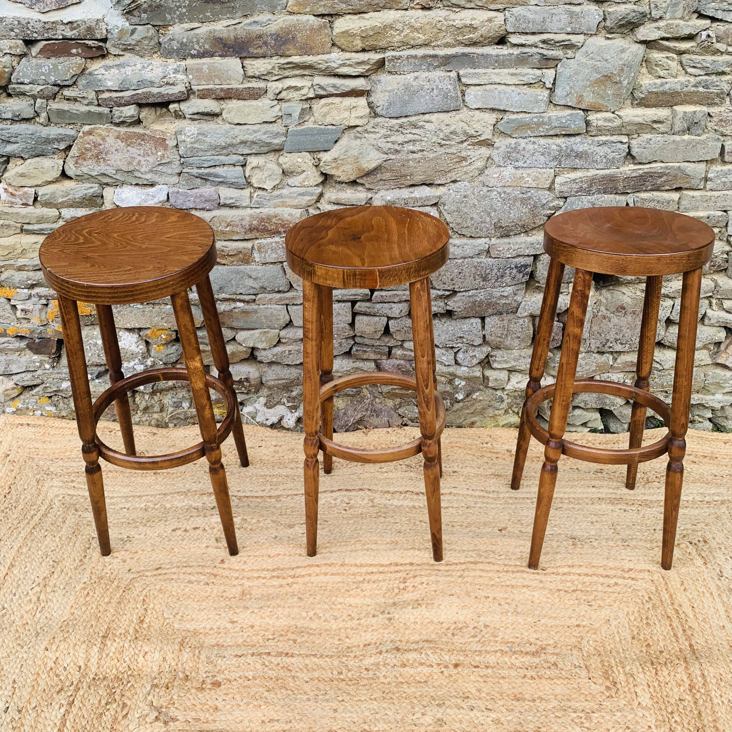 Trio de tabourets hauts de bistrot vintage