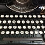 Olympia model Filia, typewriter 30s/40s Functional