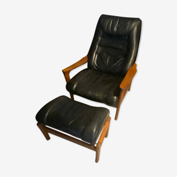 Scandinavian armchair and footrest in teak and leather 1960