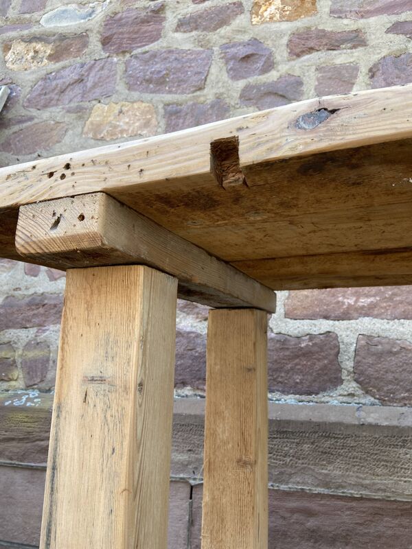 Table industrielle primitive établi en bois naturel brut vintage bohême commerce magasin
