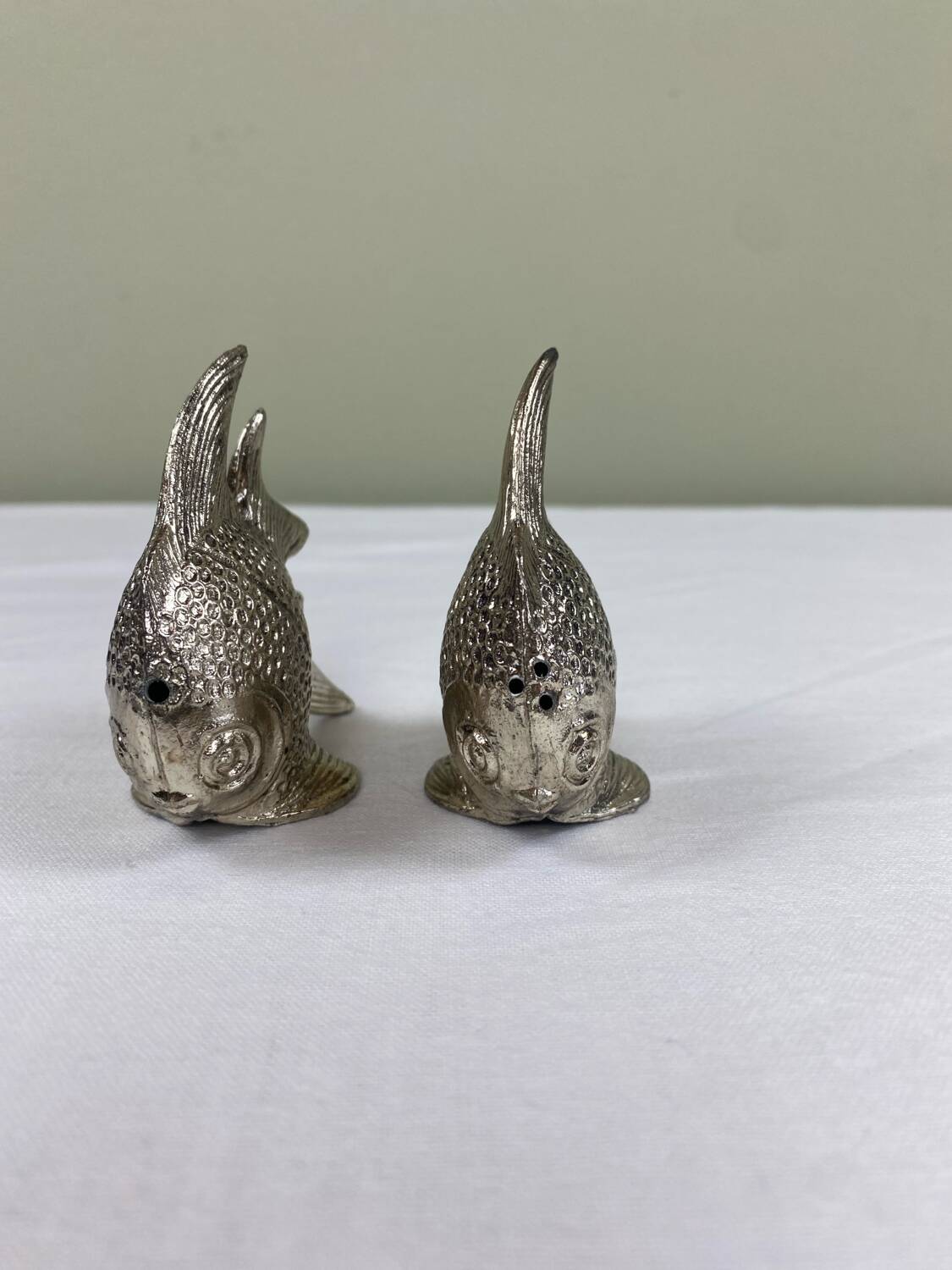 Fish salt and pepper shakers