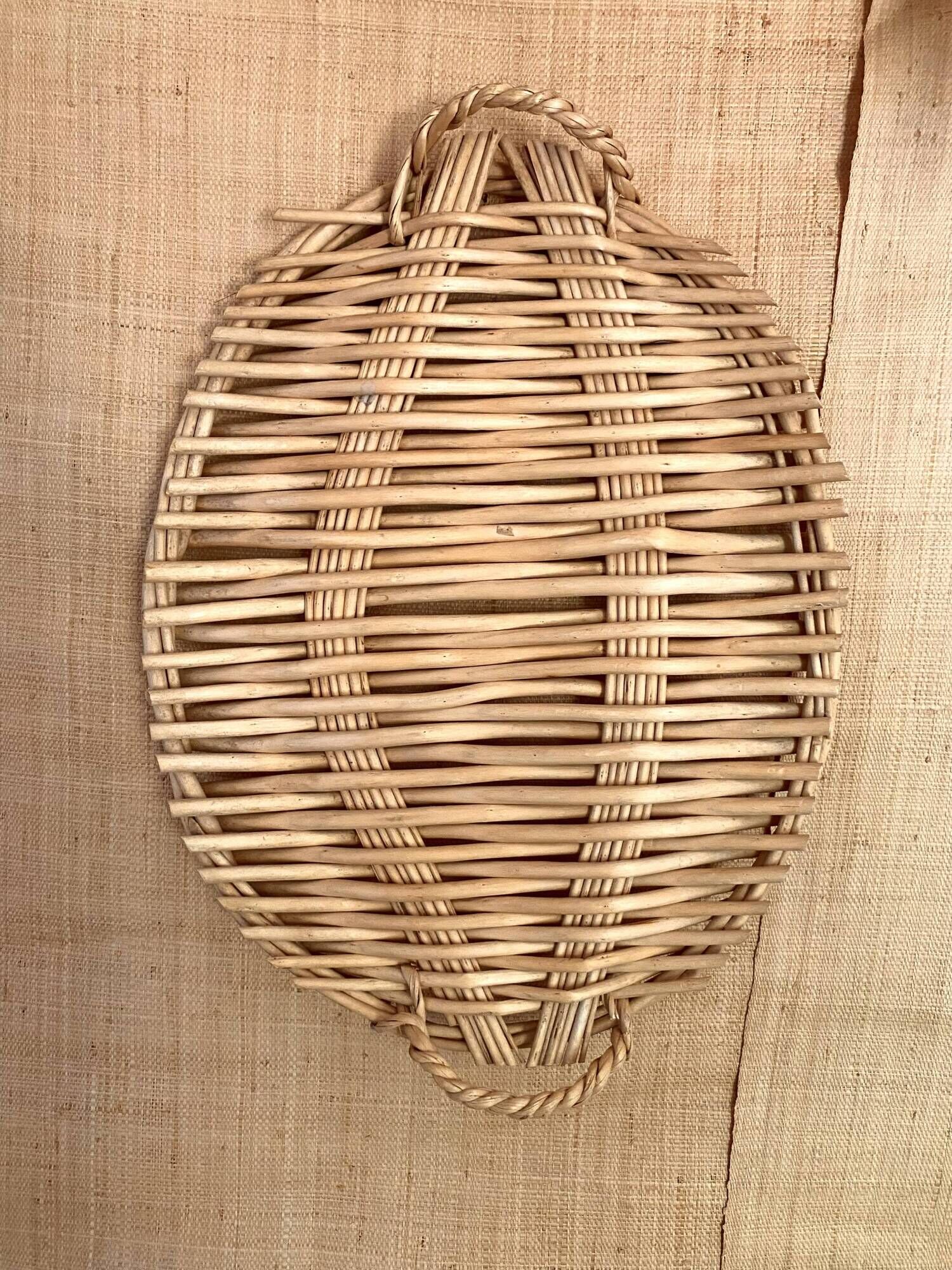 Wicker plateau with 2 handles