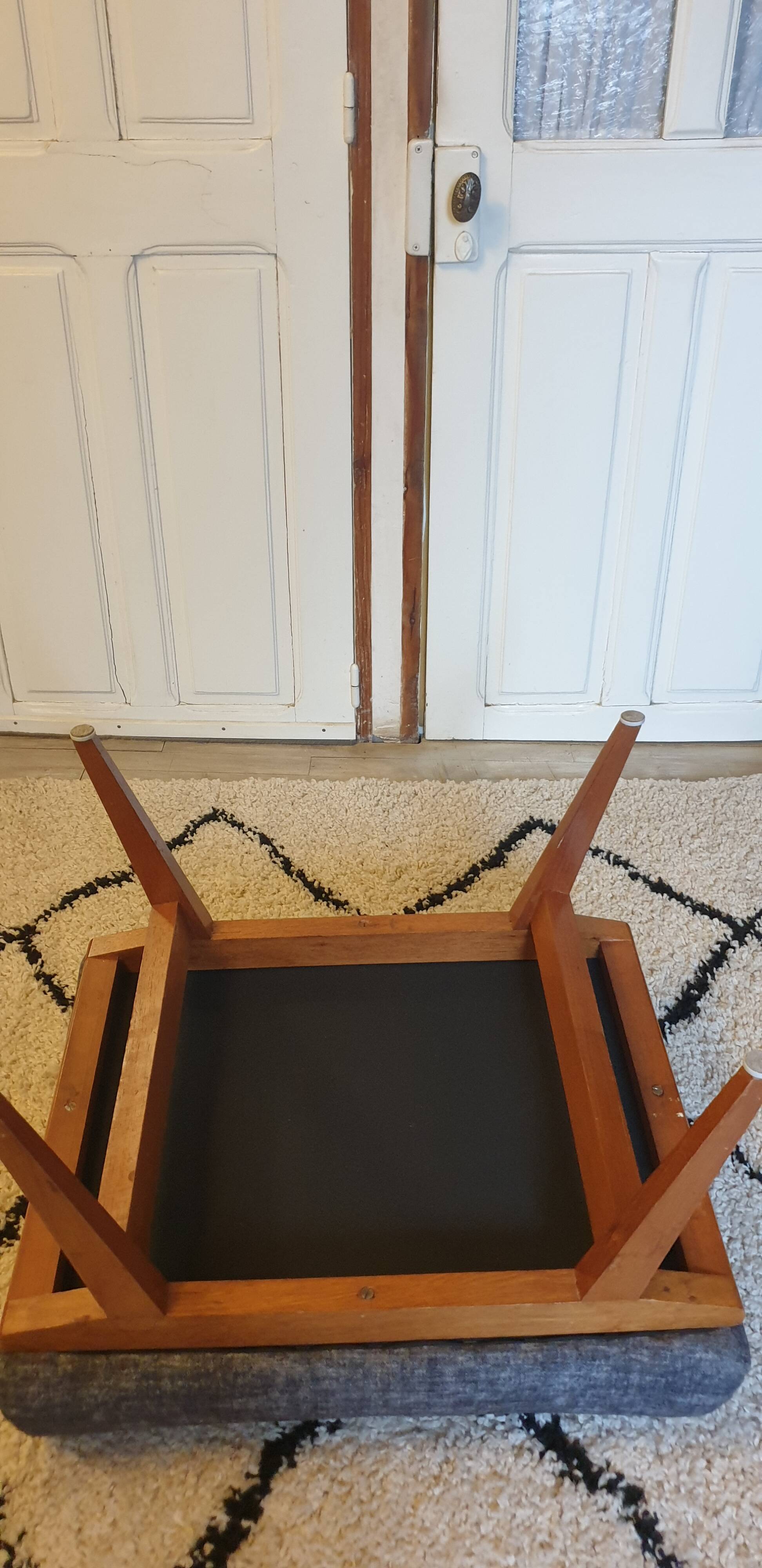 Gray compass foot pouf bench