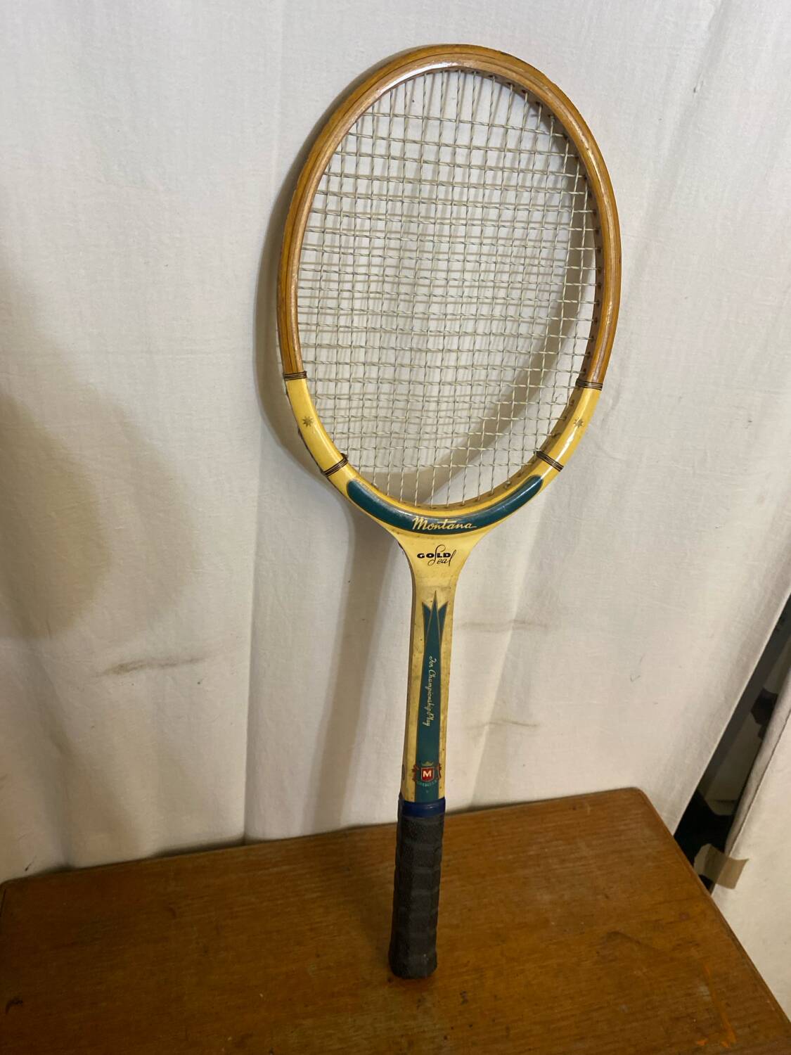 Vintage Montana Gold Seal Wooden Tennis Racket + Rooster Sporting Case