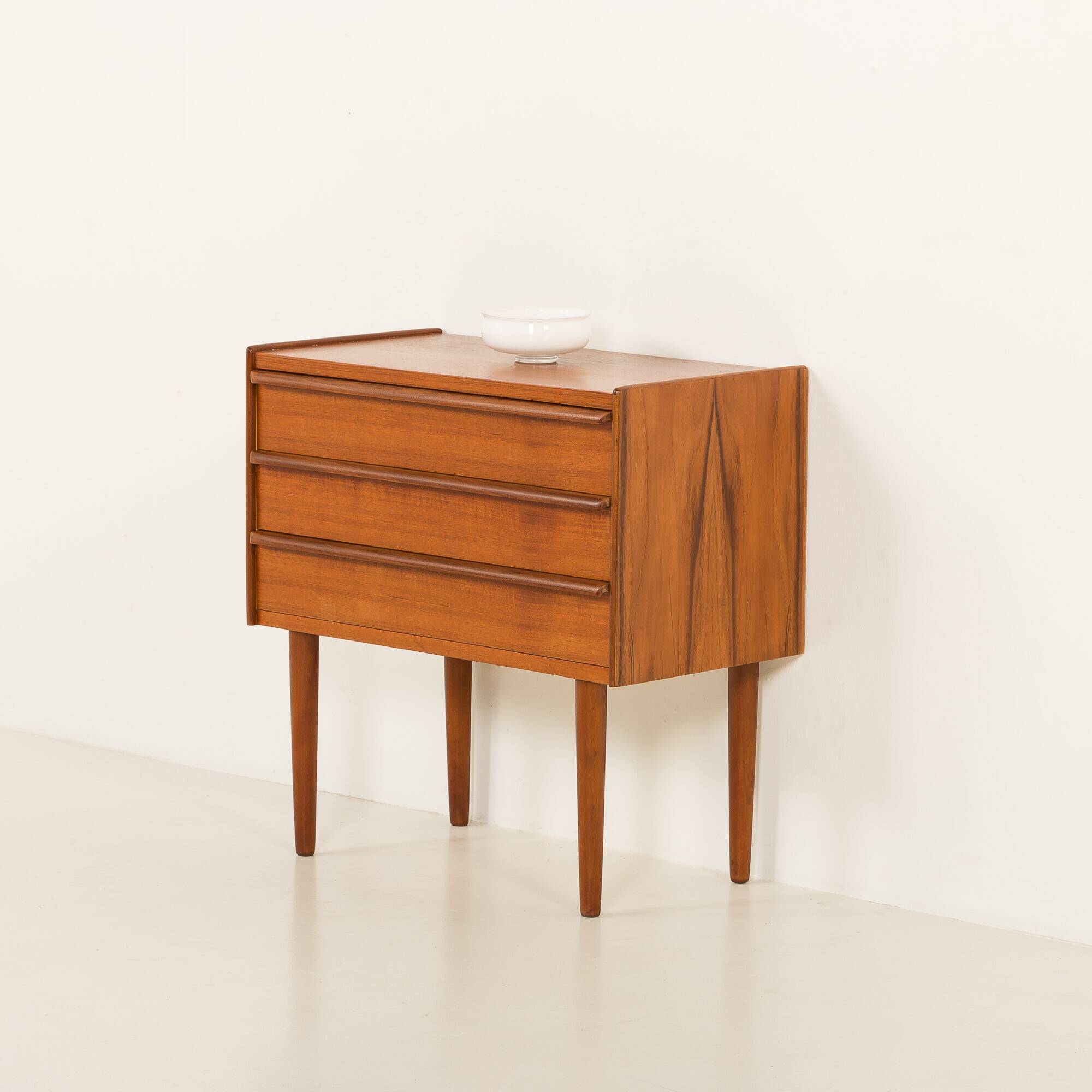 Small Danish chest of drawers in teak, 1960s
