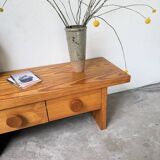 Meuble d’appoint bas style Perriand