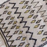 Handmade moroccan berber rug 187 x 117 cm