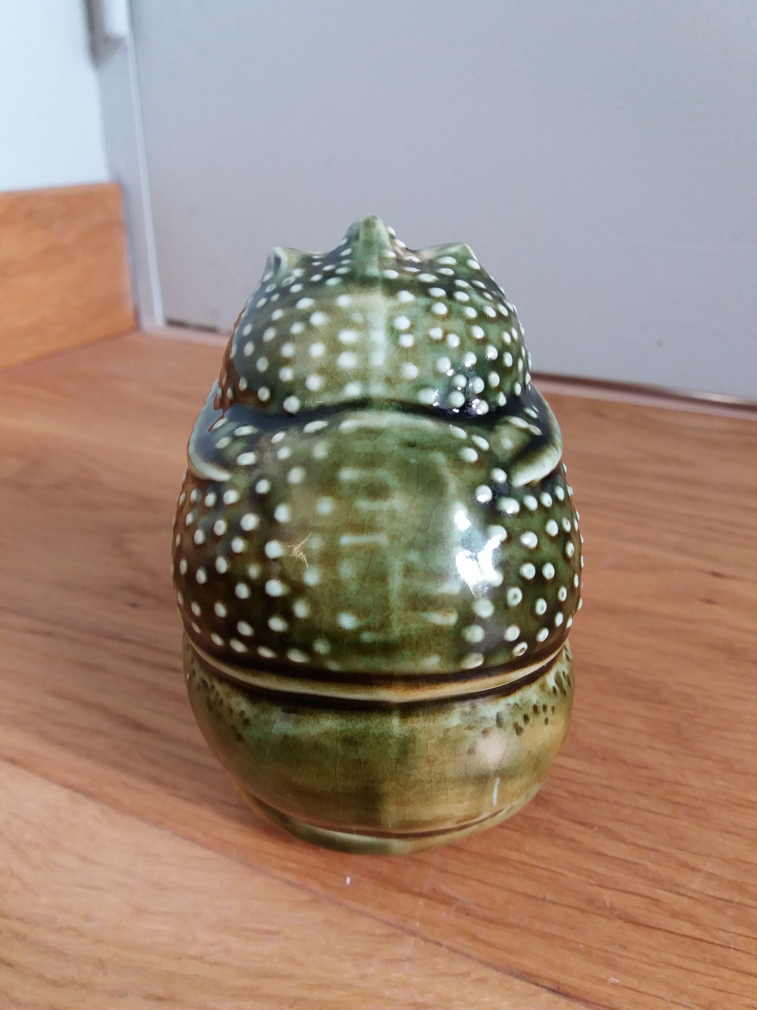 Zoomorphic ceramic shrimp or crayfish ashtray
