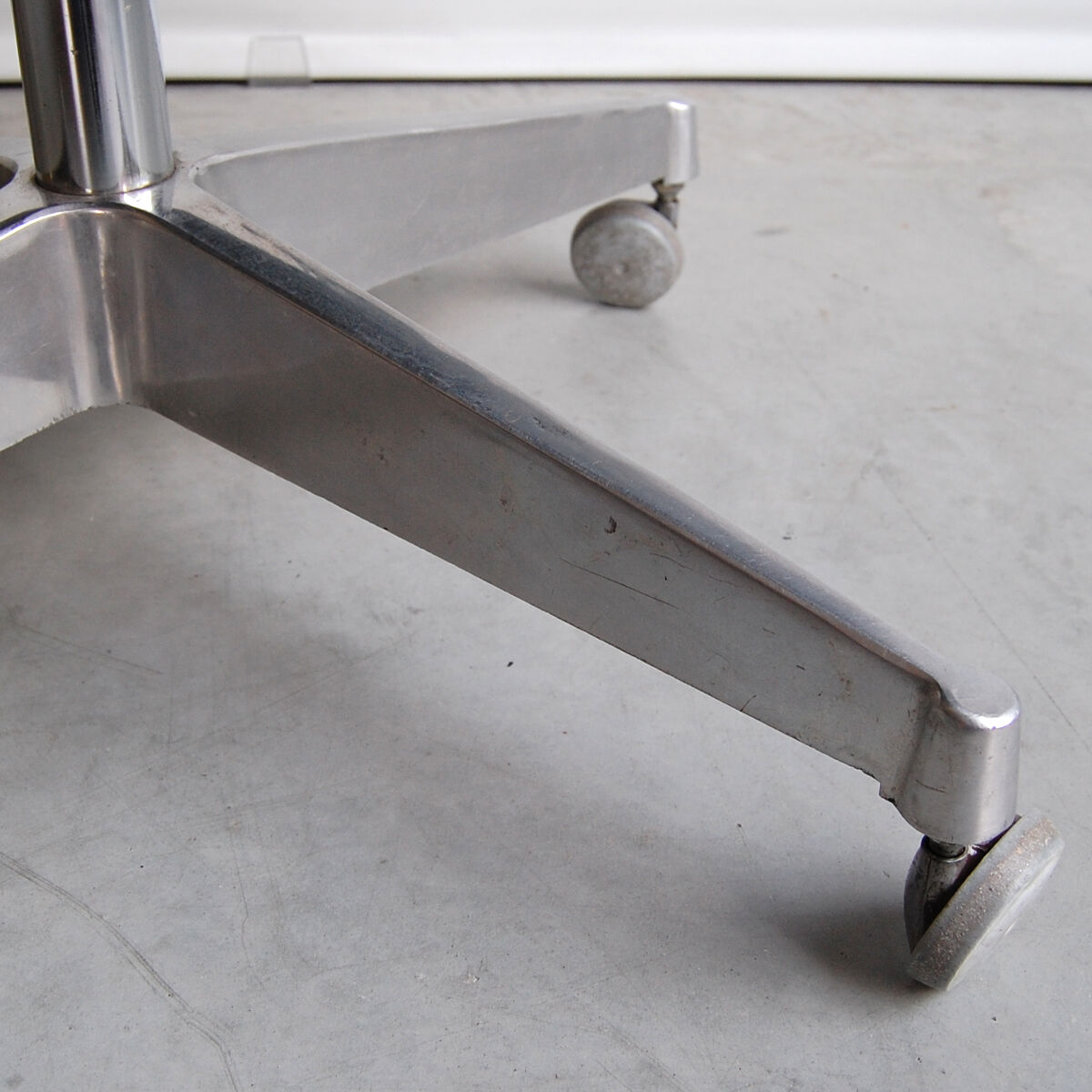 Pierre Guariche's vintage office chair "advice" for Meurop 1961