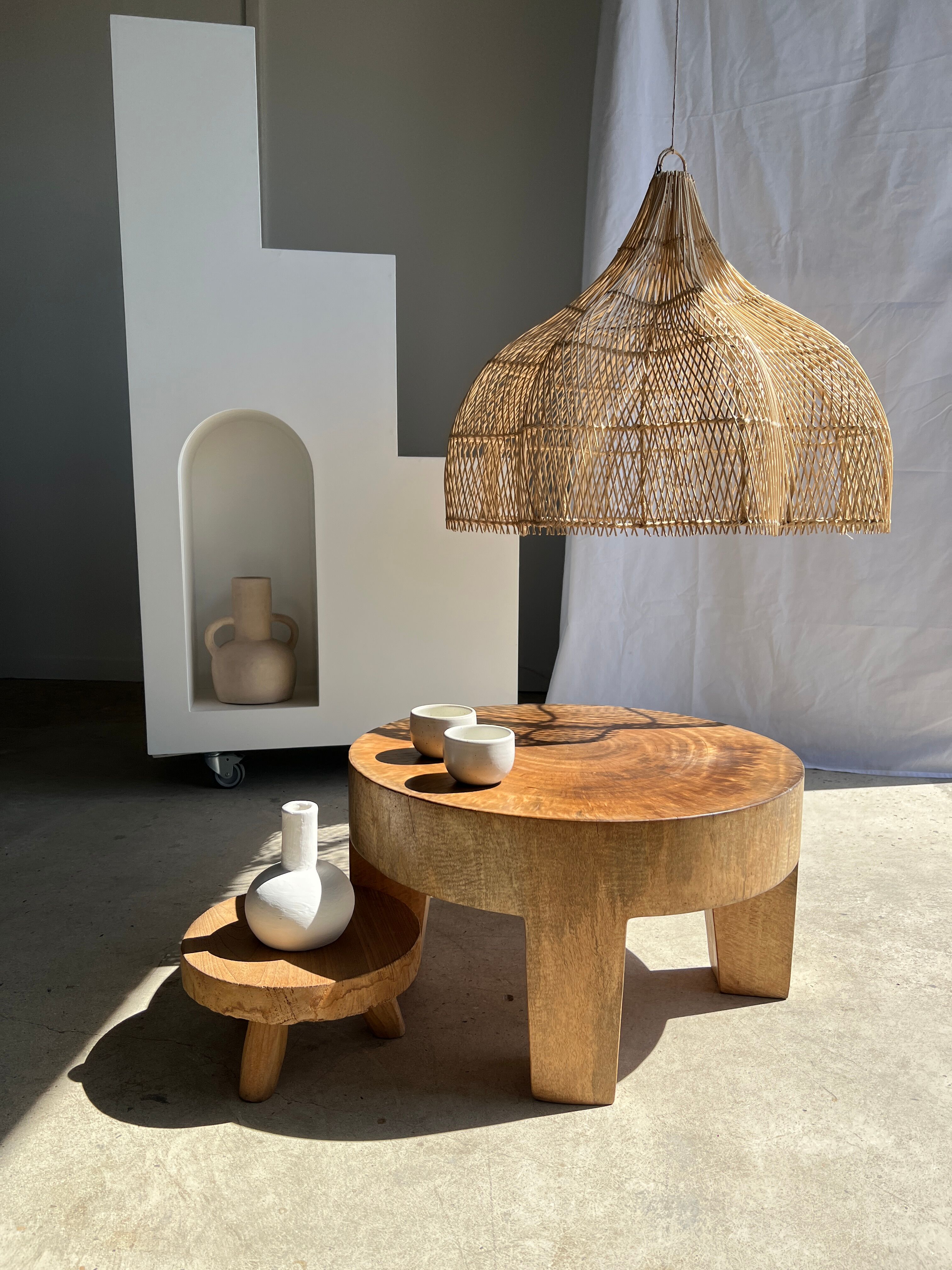 Quadripod coffee table in solid wood monoxyl natural color (dark)