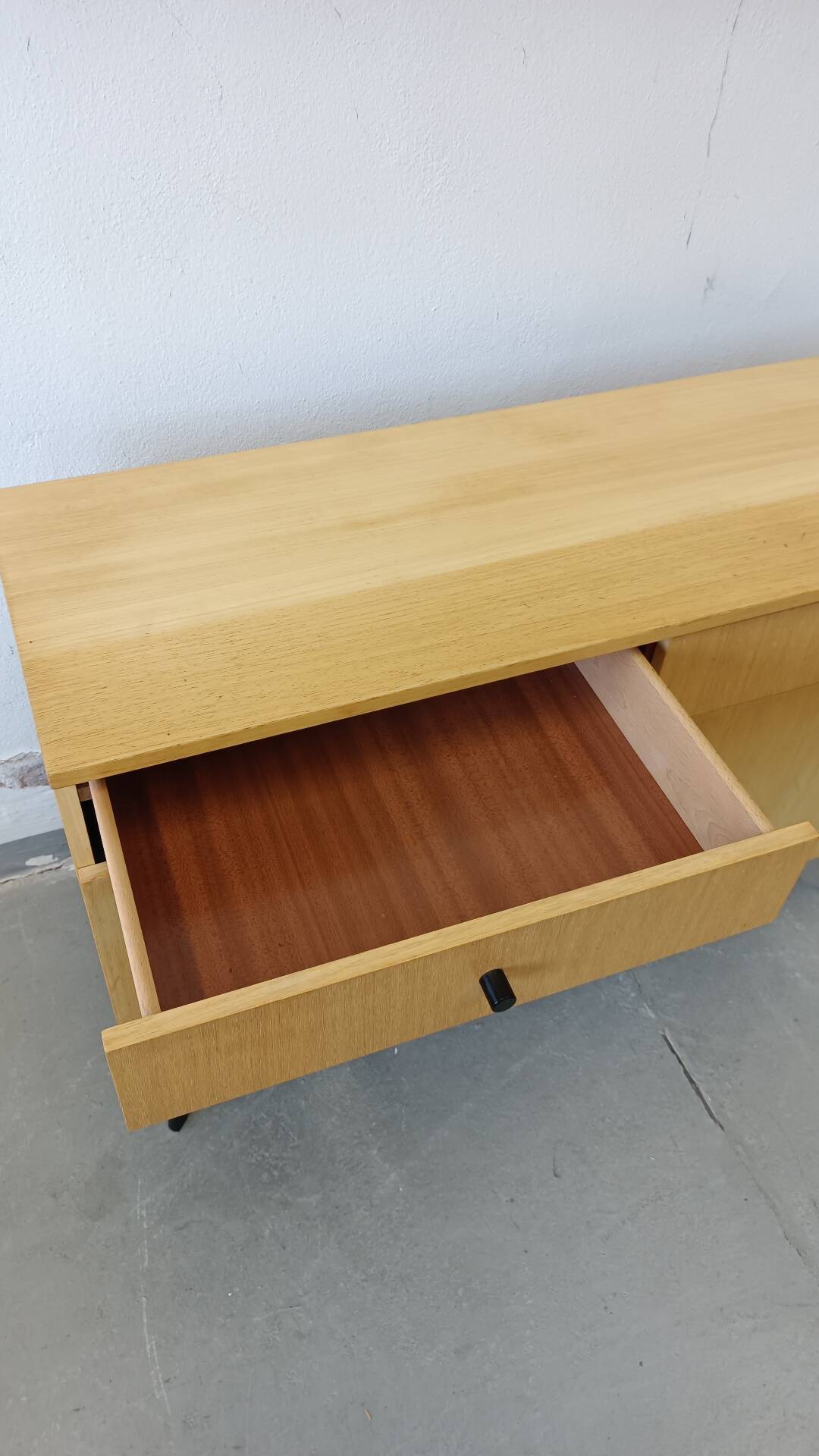 Clear buffet with 2 doors