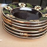 6 glazed terracotta plates