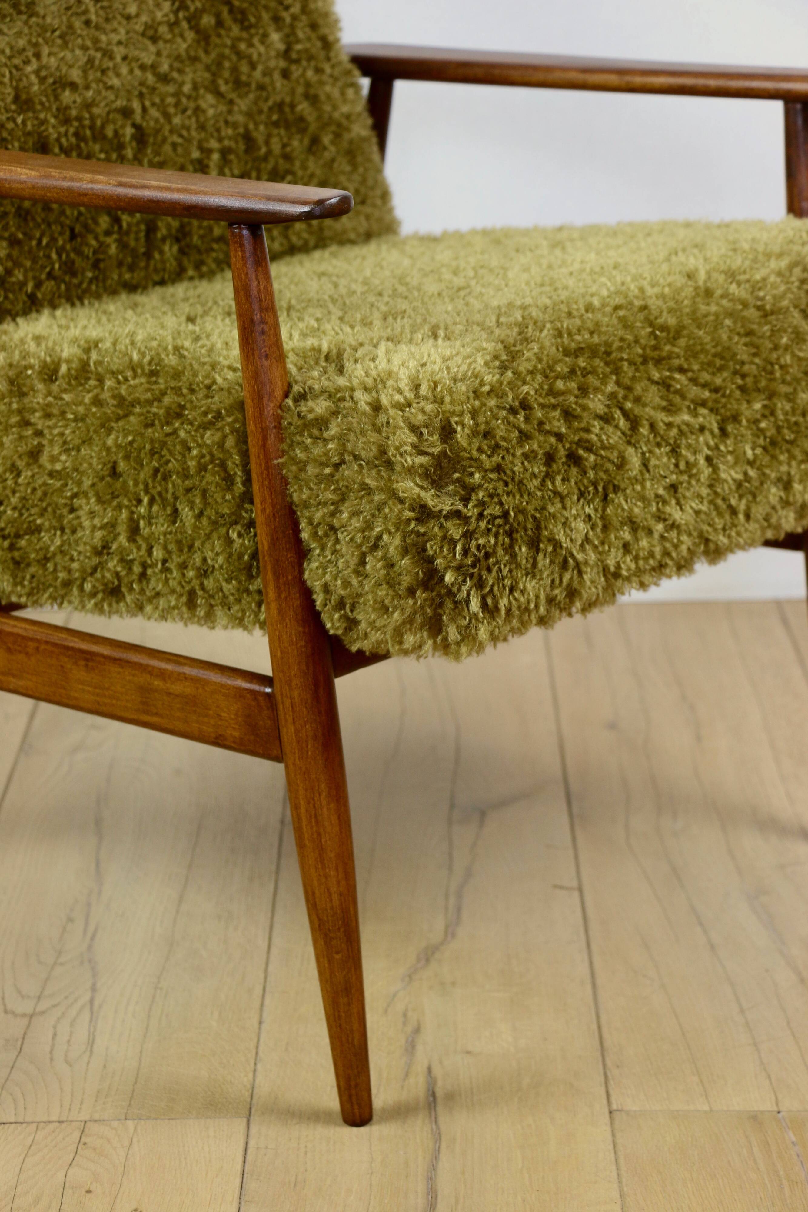 Armchair 'Lis', 1970s brown vintage khaki / olive long hair Rudy boucle design Henryk Lis - 2 pieces available