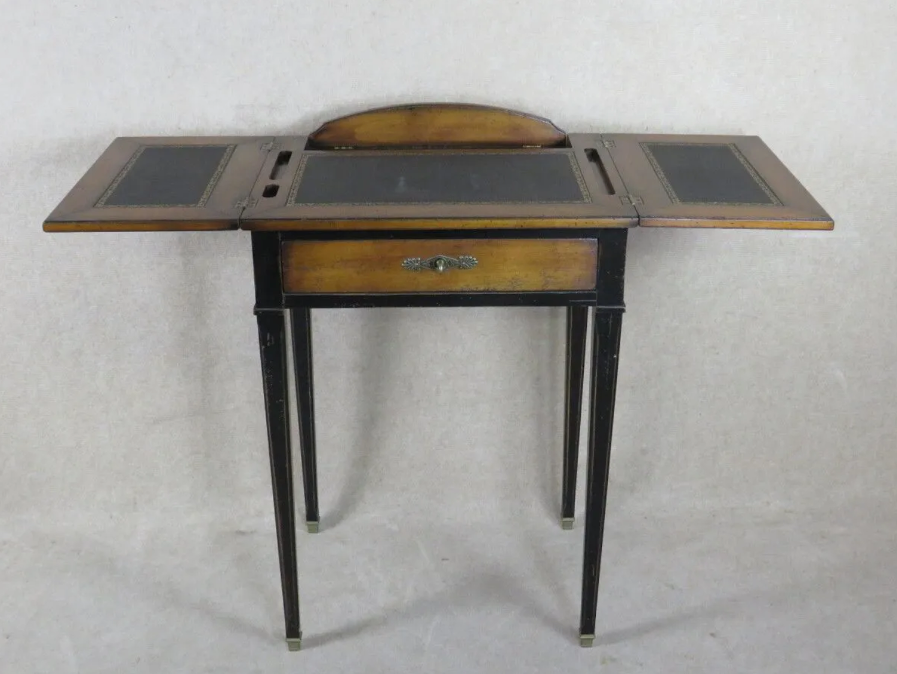 Modern style writing table, the top opening to 2 side shelves