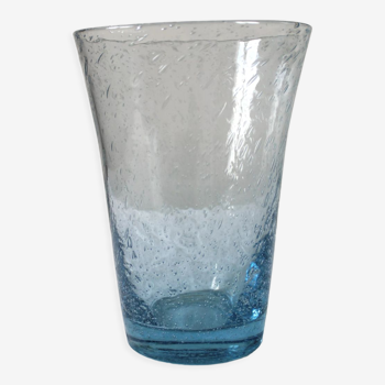 Vase en verre soufflé bullé bleu clair Biot vintage